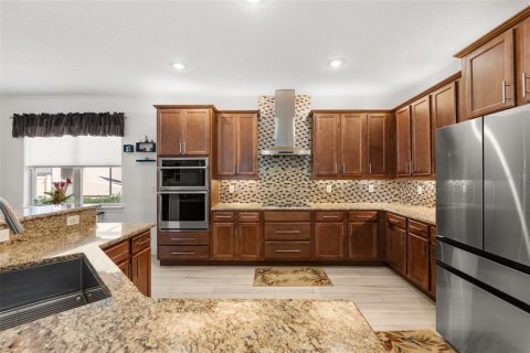 House in Howey-in-the-Hills, Florida 3 bedrooms, 219.16 sq.m. № 2200306 - photo 4