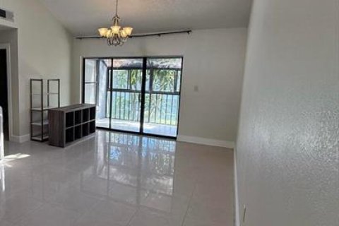 Condo in Orlando, Florida, 2 bedrooms  № 1866876 - photo 4