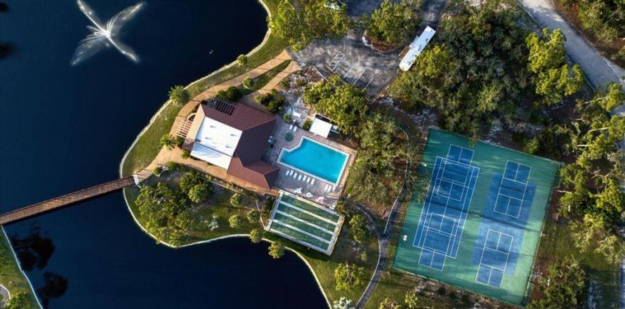 Condominio en Punta Gorda, Florida, 2 dormitorios № 1883932