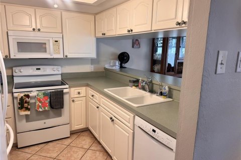 Condominio en alquiler en Punta Gorda, Florida, 2 dormitorios, 144.46 m2 № 1883932 - foto 9