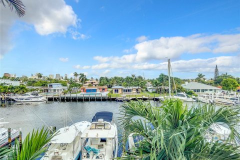 Condo in Fort Lauderdale, Florida, 2 bedrooms  № 2300395 - photo 2