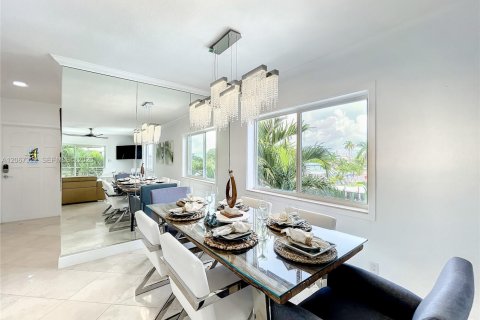 Condo in Fort Lauderdale, Florida, 2 bedrooms  № 2300395 - photo 5