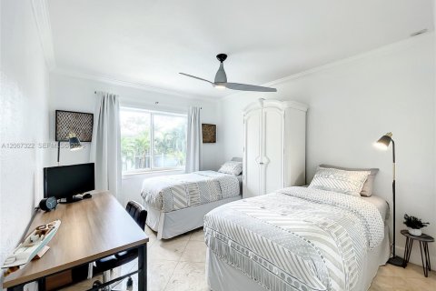 Condo in Fort Lauderdale, Florida, 2 bedrooms  № 2300395 - photo 18