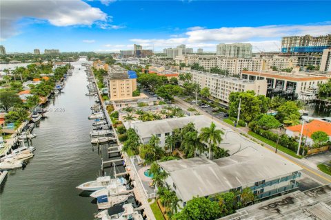 Condo in Fort Lauderdale, Florida, 2 bedrooms  № 2300395 - photo 22