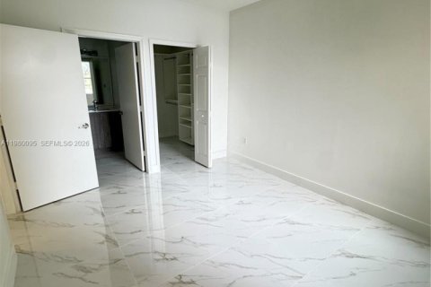 Copropriété à louer à Doral, Floride: 2 chambres, 103.59 m2 № 2046393 - photo 12