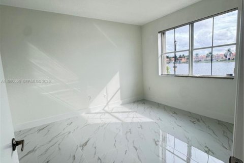 Copropriété à louer à Doral, Floride: 2 chambres, 103.59 m2 № 2046393 - photo 8