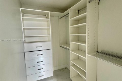 Copropriété à louer à Doral, Floride: 2 chambres, 103.59 m2 № 2046393 - photo 14