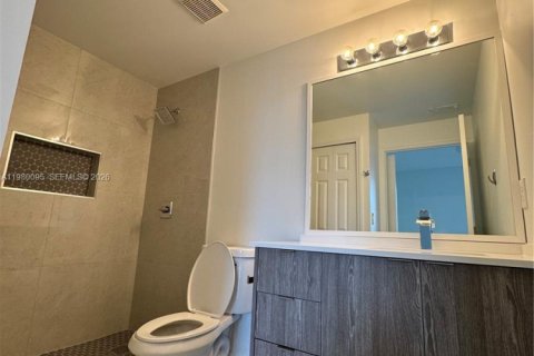 Copropriété à louer à Doral, Floride: 2 chambres, 103.59 m2 № 2046393 - photo 13