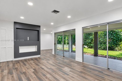 Casa en venta en Coral Springs, Florida, 2 dormitorios, 122.35 m2 № 2416130 - foto 4