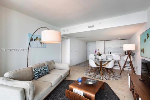 Copropriété à louer à Miami, Floride: 2 chambres, 80.64 m2 № 1999531 - photo 3