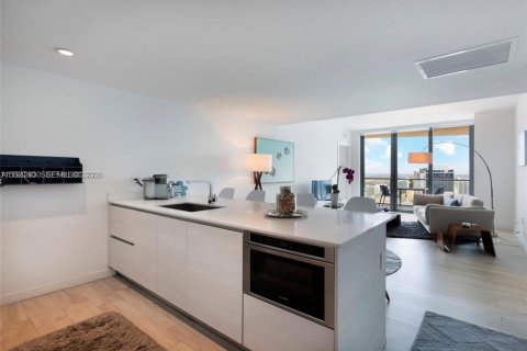 Copropriété à louer à Miami, Floride: 2 chambres, 80.64 m2 № 1999531 - photo 4