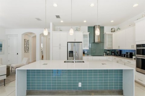 House in Four Corners, Florida 6 bedrooms, 320.61 sq.m. № 2200298 - photo 13