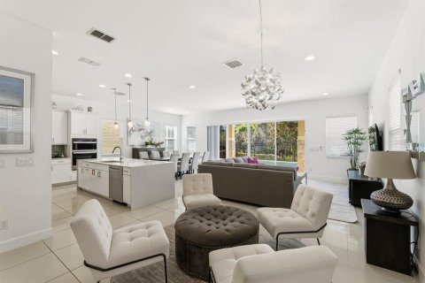 House in Four Corners, Florida 6 bedrooms, 320.61 sq.m. № 2200298 - photo 8