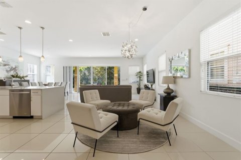 House in Four Corners, Florida 6 bedrooms, 320.61 sq.m. № 2200298 - photo 7