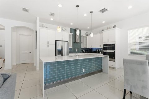 House in Four Corners, Florida 6 bedrooms, 320.61 sq.m. № 2200298 - photo 12