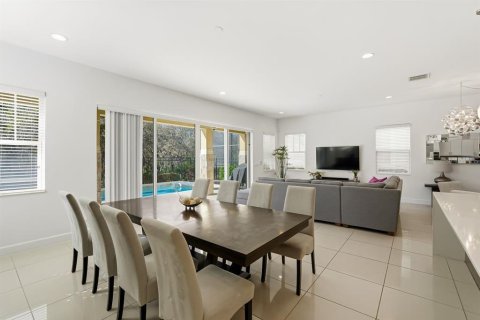 House in Four Corners, Florida 6 bedrooms, 320.61 sq.m. № 2200298 - photo 9