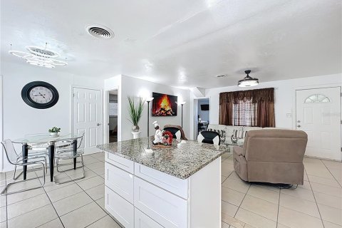 Villa ou maison à vendre à Orlando, Floride: 3 chambres, 146.04 m2 № 2306051 - photo 12