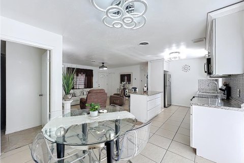 Villa ou maison à vendre à Orlando, Floride: 3 chambres, 146.04 m2 № 2306051 - photo 11