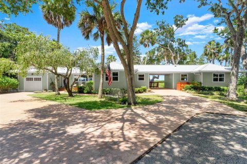 Villa ou maison à vendre à New Smyrna Beach, Floride: 3 chambres, 182.37 m2 № 1810856 - photo 2
