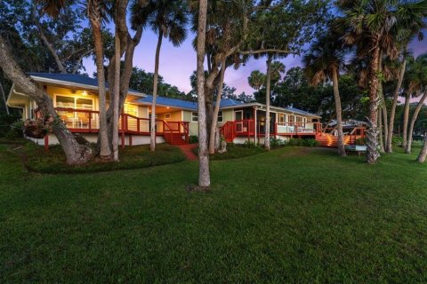Villa ou maison à vendre à New Smyrna Beach, Floride: 3 chambres, 182.37 m2 № 1810856 - photo 10