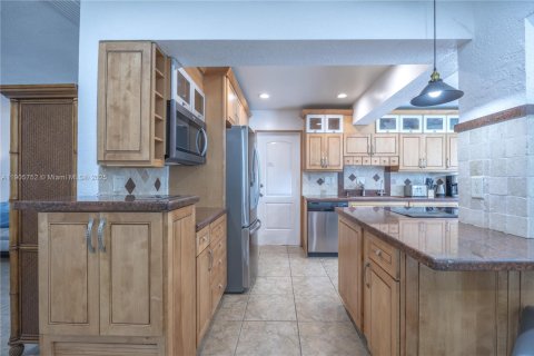 Купить виллу или дом в Помпано-Бич, Флорида 5 спален, 244.98м2, № 1956320 - фото 16