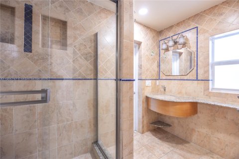 Купить виллу или дом в Помпано-Бич, Флорида 5 спален, 244.98м2, № 1956320 - фото 17