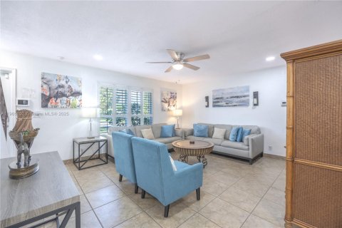 Купить виллу или дом в Помпано-Бич, Флорида 5 спален, 244.98м2, № 1956320 - фото 11