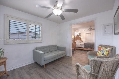 Купить виллу или дом в Помпано-Бич, Флорида 5 спален, 244.98м2, № 1956320 - фото 23