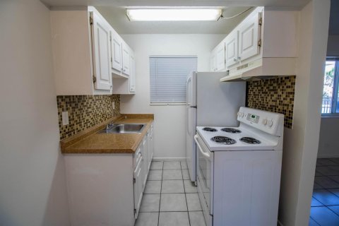 Appartement à louer à Hollywood, Floride: 1 chambre № 2382874 - photo 2