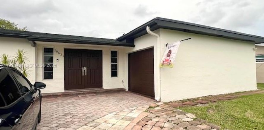 Дом в Санрайз, Флорида 3 спальни, 140.28м2 № 1989399