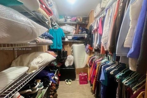 Снять в аренду виллу или дом в Санрайз, Флорида 3 спальни, 140.28м2, № 1989399 - фото 12