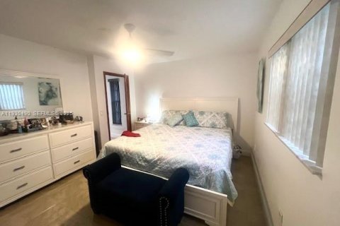 Снять в аренду виллу или дом в Санрайз, Флорида 3 спальни, 140.28м2, № 1989399 - фото 8