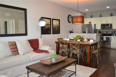 Adosado en venta en Kissimmee, Florida, 3 dormitorios, 120.77 m2 № 2217091 - foto 2
