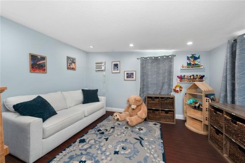 House in Winter Garden, Florida 4 bedrooms, 167.6 sq.m. № 2127700 - photo 13