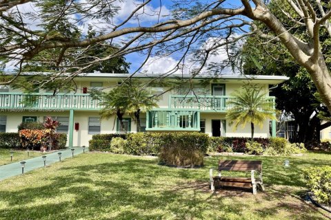 Condominio en venta en Deerfield Beach, Florida, 2 dormitorios, 76.18 m2 № 2002011 - foto 3