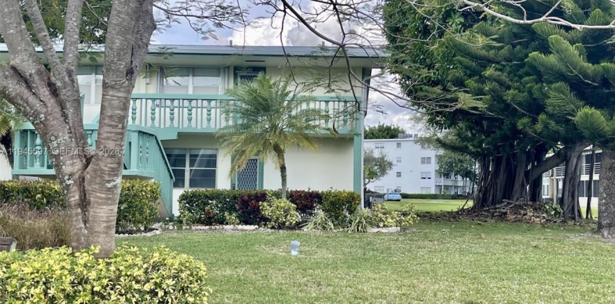 Condominio en Deerfield Beach, Florida, 2 dormitorios  № 2002011