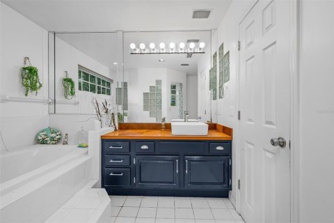 Купить кондоминиум в Гейнсвилл, Флорида 4 комнаты, 139.35м2, № 2223474 - фото 28