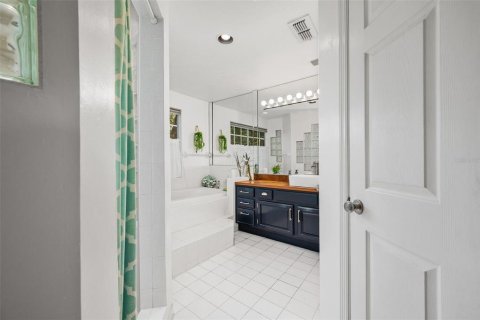 Купить кондоминиум в Гейнсвилл, Флорида 4 комнаты, 139.35м2, № 2223474 - фото 26