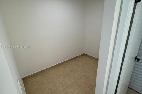 Купить кондоминиум в Хайалиа, Флорида 2 спальни, 102.75м2, № 1989797 - фото 11