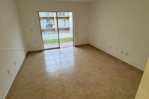 Купить кондоминиум в Хайалиа, Флорида 2 спальни, 102.75м2, № 1989797 - фото 13