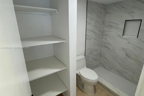 Купить кондоминиум в Хайалиа, Флорида 2 спальни, 102.75м2, № 1989797 - фото 10