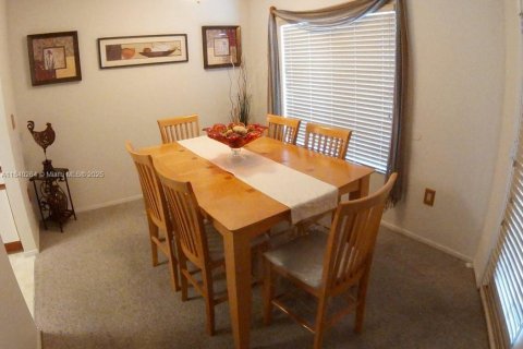 Condo in Oakland Park, Florida, 2 bedrooms  № 1828887 - photo 3