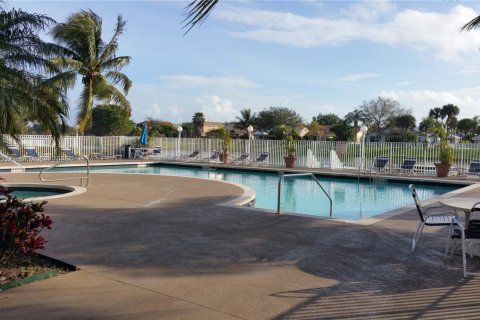 Condo in Oakland Park, Florida, 2 bedrooms  № 1828887 - photo 15