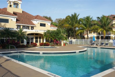 Condo in Oakland Park, Florida, 2 bedrooms  № 1828887 - photo 16