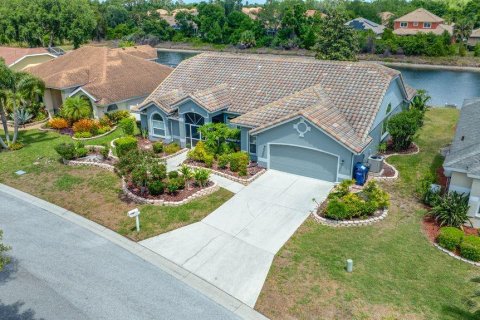 House in Sarasota, Florida 3 bedrooms, 220.55 sq.m. № 2235525