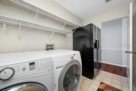House in Sarasota, Florida 3 bedrooms, 220.55 sq.m. № 2235525 - photo 23