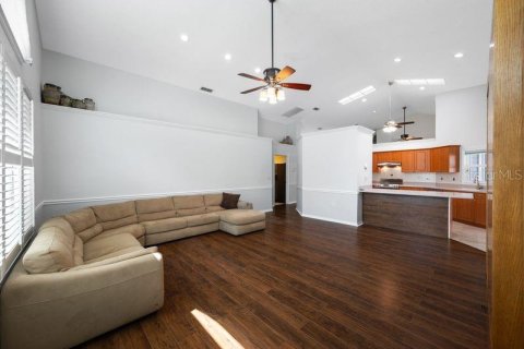 House in Sarasota, Florida 3 bedrooms, 220.55 sq.m. № 2235525 - photo 12