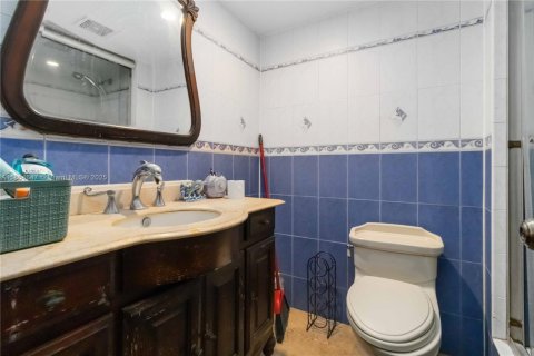 Copropriété à vendre à Doral, Floride: 2 chambres, 98.48 m2 № 1887882 - photo 21