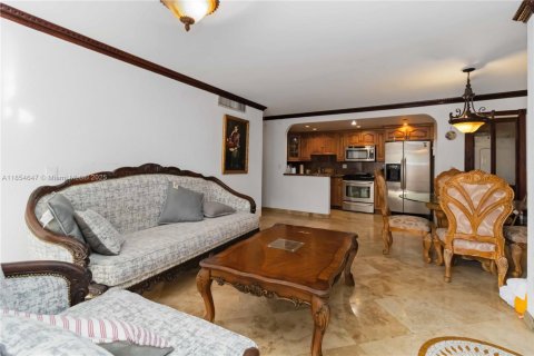 Copropriété à vendre à Doral, Floride: 2 chambres, 98.48 m2 № 1887882 - photo 9