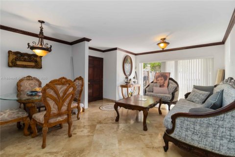 Copropriété à vendre à Doral, Floride: 2 chambres, 98.48 m2 № 1887882 - photo 5